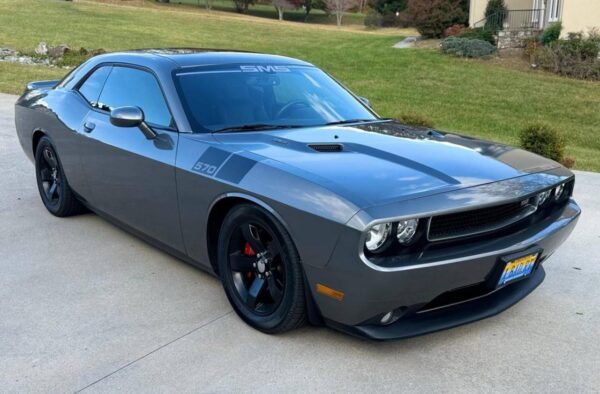 2011-Dodge-Challenger-Saleen