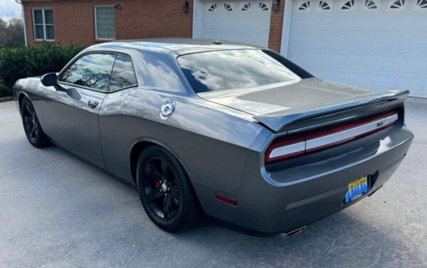 2011-Dodge-Challenger-Saleen