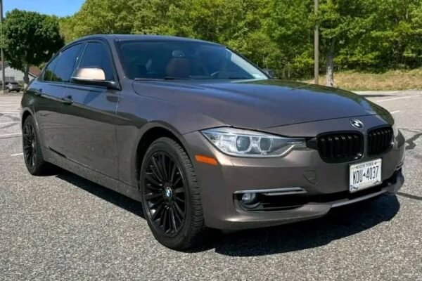 2013 BMW 335i xDrive Sedan    - Image 2