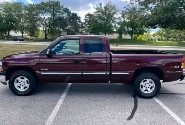 2002 Chevrolet Silverado - Image 4