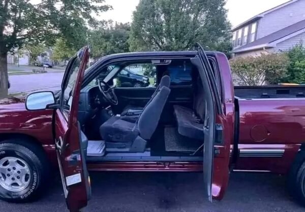2002 Chevrolet Silverado - Image 5