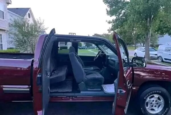 2002 Chevrolet Silverado - Image 8