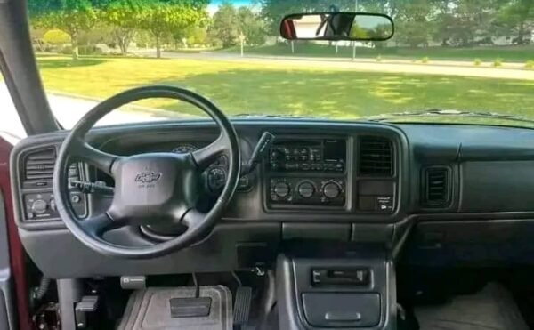 2002 Chevrolet Silverado - Image 11