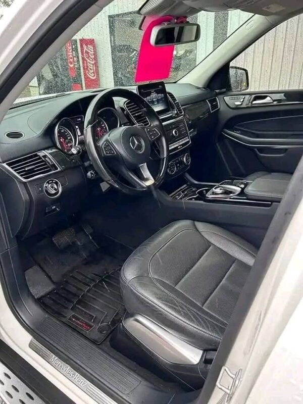 2018 Mercedes Benz GLS 550 - Image 9