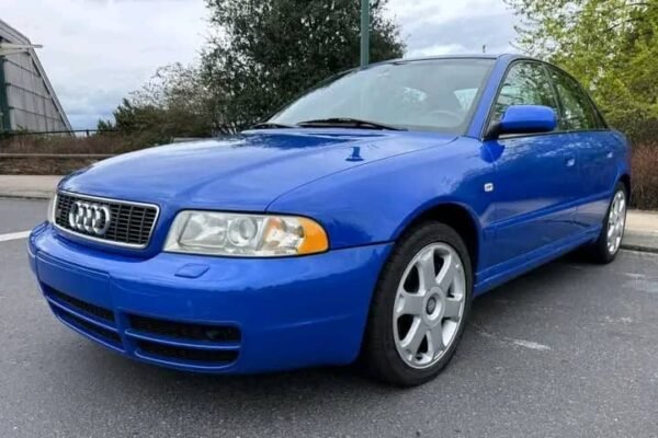 2000 Audi S4 - Image 2