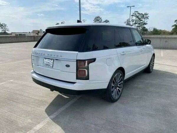 2018 Land Rover Range Rover - Image 14