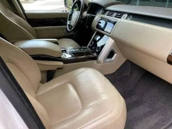 2018 Land Rover Range Rover - Image 7