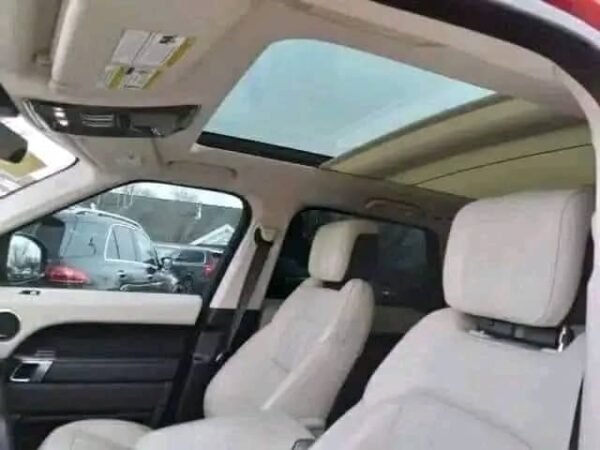 2019 Land Rover Range Rover Sport HSE - Image 6