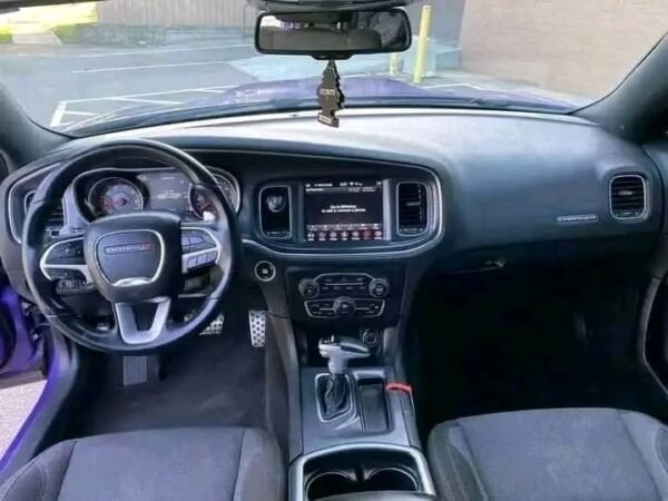 2018 dodge charger RWD - Image 6