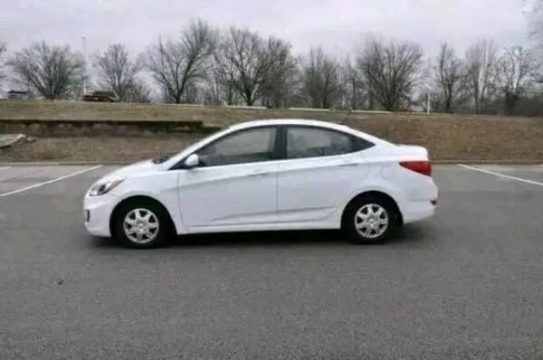2016 HYUNDAI ACCENT SE - Image 6