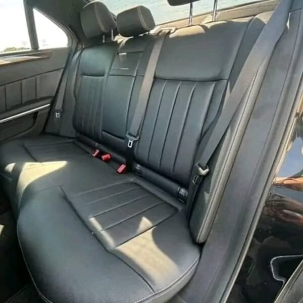 2014 Mercedes-Benz E550 4Matic Sedan - Image 13