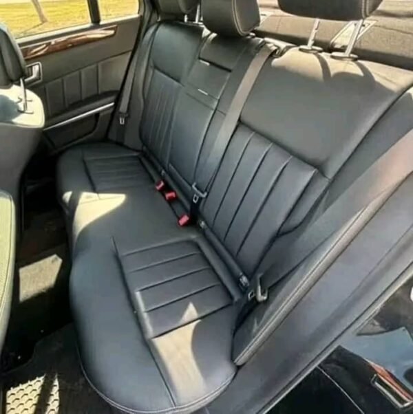 2014 Mercedes-Benz E550 4Matic Sedan - Image 14