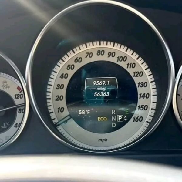 2014 Mercedes-Benz E550 4Matic Sedan - Image 5