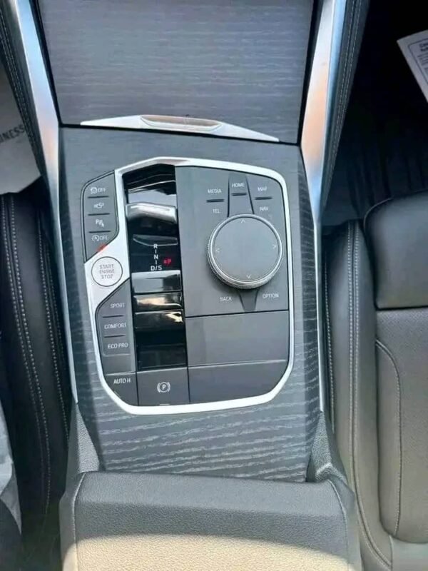 2017 BMW 330e iPerformance Sedan - Image 6