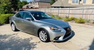 IS · IS 200t Sedan 4D