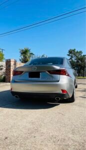 IS · IS 200t Sedan 4D