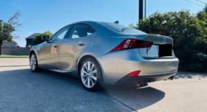 IS · IS 200t Sedan 4D