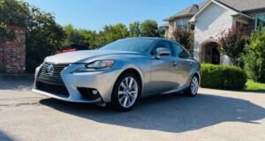 IS · IS 200t Sedan 4D