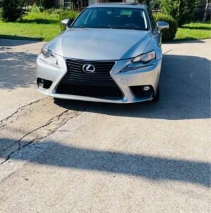 IS · IS 200t Sedan 4D