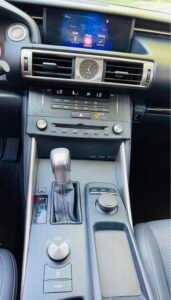 IS · IS 200t Sedan 4D