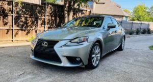 IS · IS 200t Sedan 4D