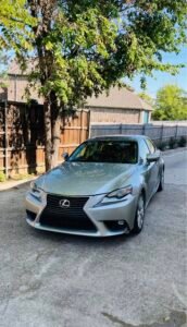 IS · IS 200t Sedan 4D